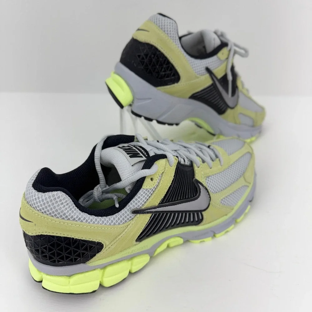 Nike‎ Zoom Vomero 5 Mens 7.5 Barely Volt Platinum HF1553-700 Excellent Running